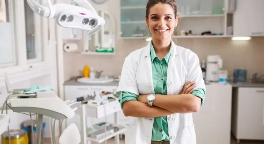 Ile zarabia dentysta w Polsce? Od 10 000 do 40 000 PLN!