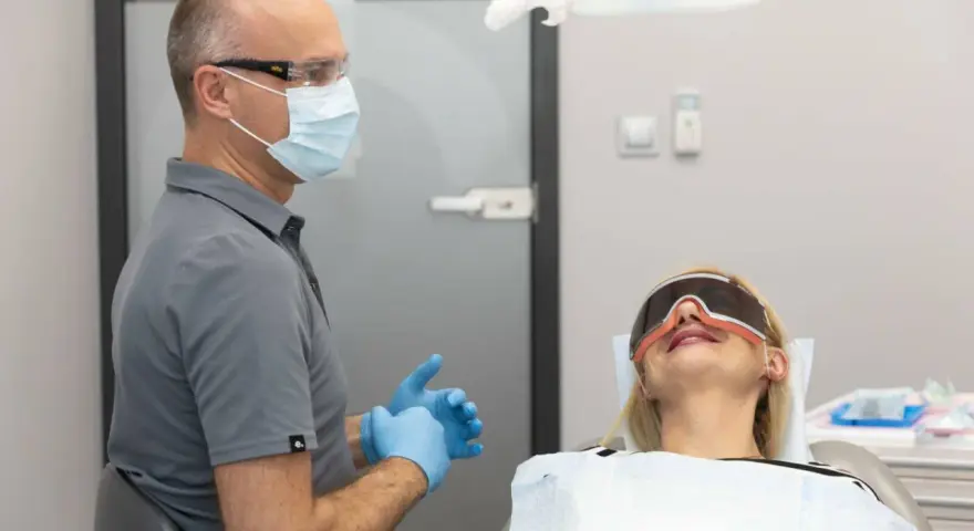 Jak nie bać się dentysty? Bezbolesne leczenie i spokój w gabinecie.